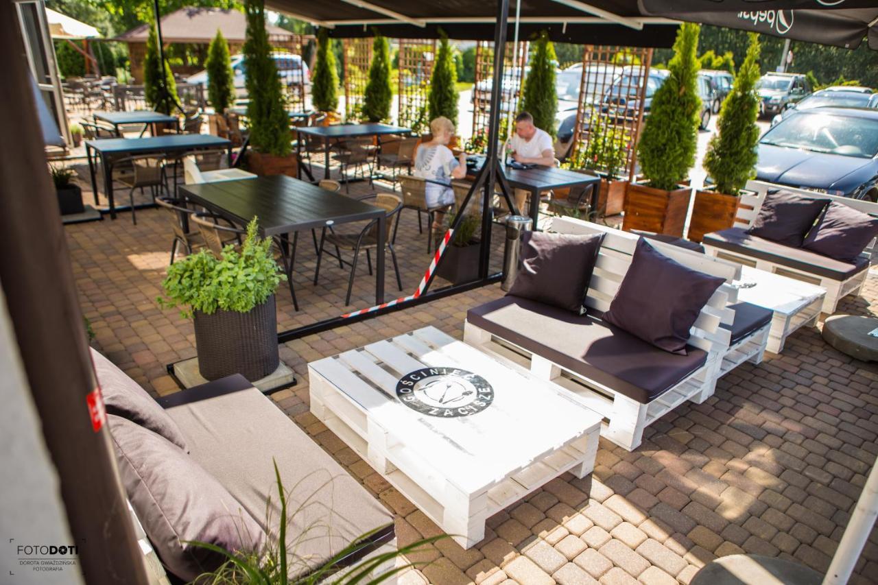 Gosciniec Zacisze I Blisko A2 Dabie-Uniejow I Restauracja Bed & Breakfast Dış mekan fotoğraf