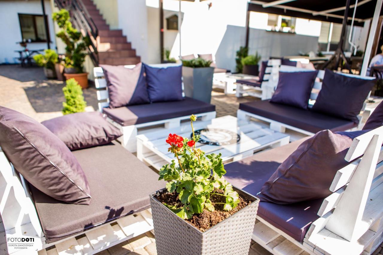Gosciniec Zacisze I Blisko A2 Dabie-Uniejow I Restauracja Bed & Breakfast Dış mekan fotoğraf
