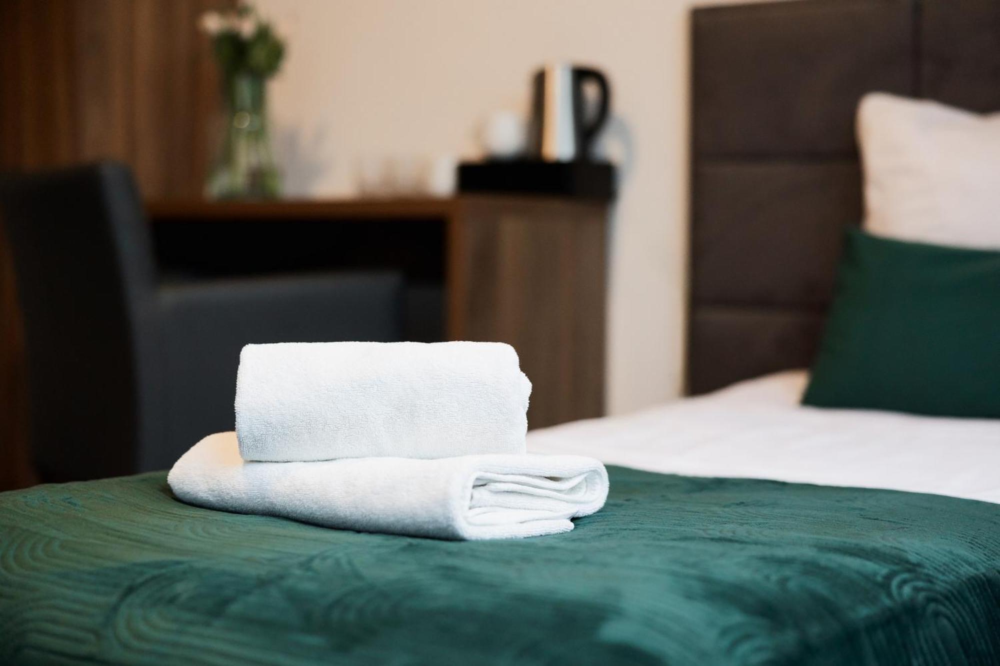 Gosciniec Zacisze I Blisko A2 Dabie-Uniejow I Restauracja Bed & Breakfast Dış mekan fotoğraf