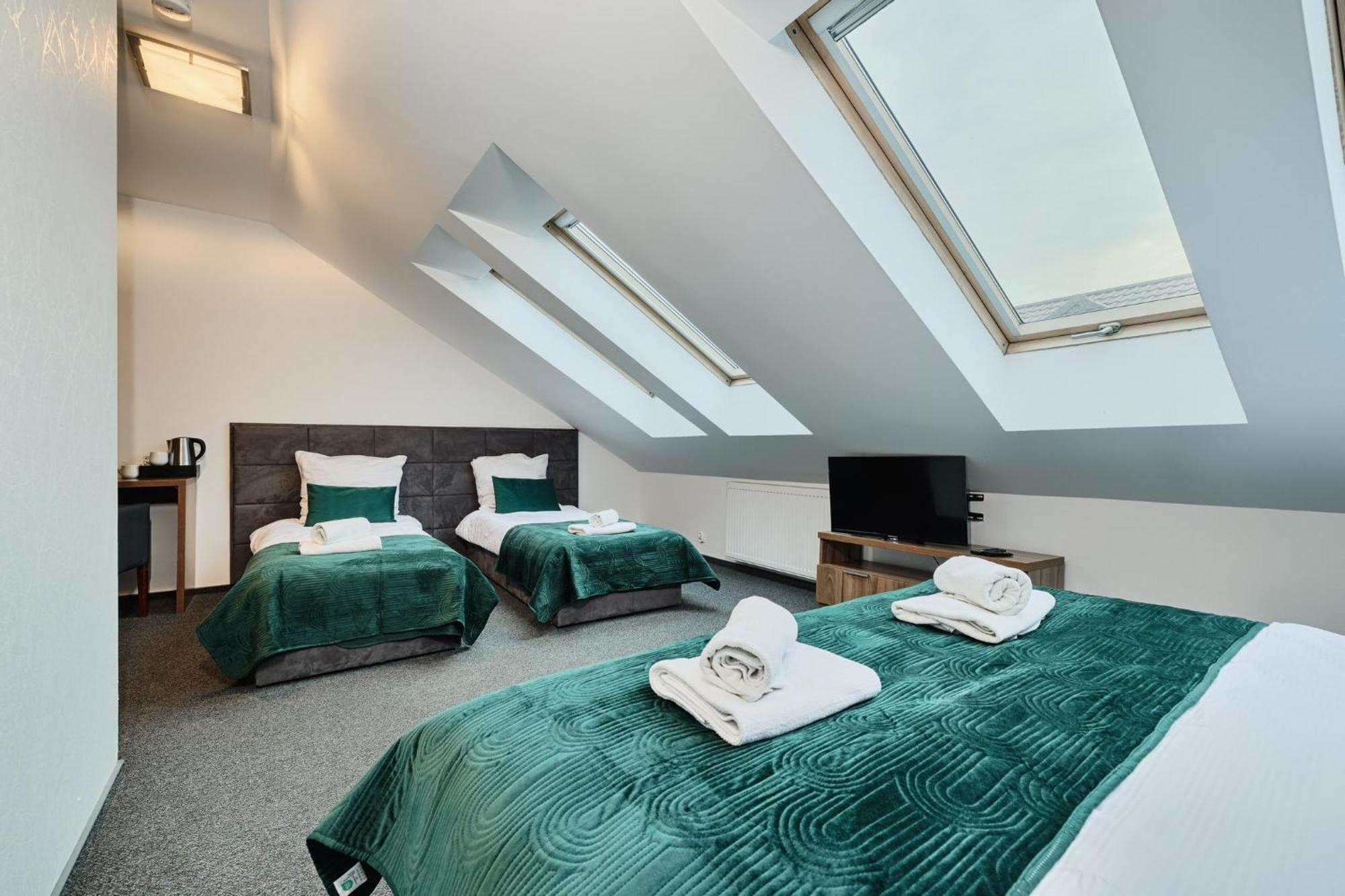 Gosciniec Zacisze I Blisko A2 Dabie-Uniejow I Restauracja Bed & Breakfast Dış mekan fotoğraf