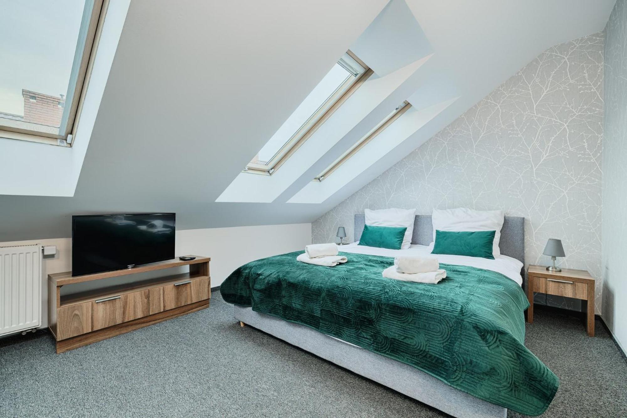 Gosciniec Zacisze I Blisko A2 Dabie-Uniejow I Restauracja Bed & Breakfast Dış mekan fotoğraf