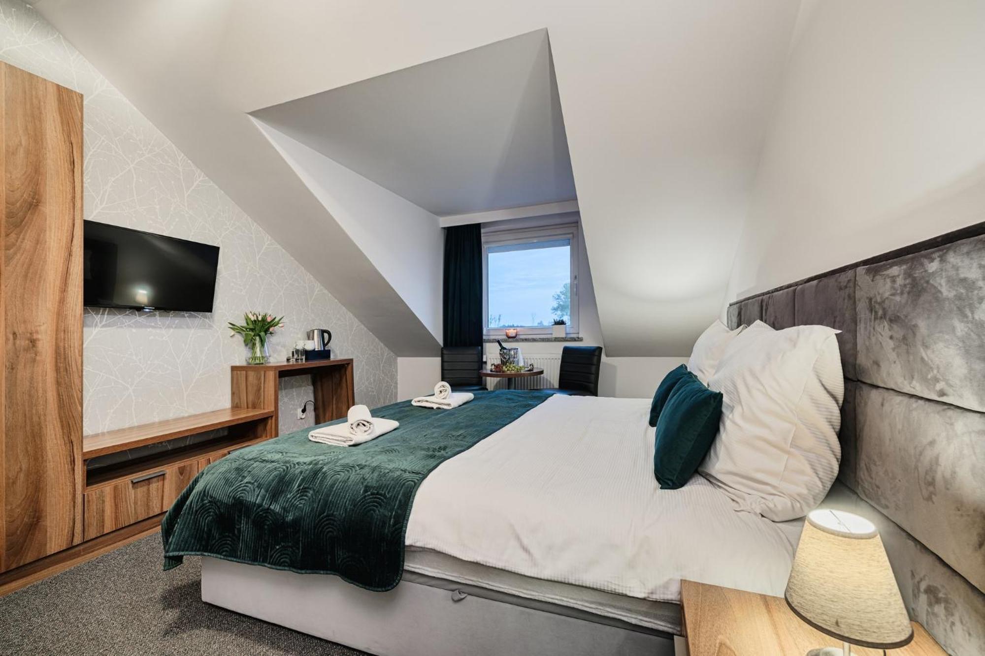Gosciniec Zacisze I Blisko A2 Dabie-Uniejow I Restauracja Bed & Breakfast Dış mekan fotoğraf