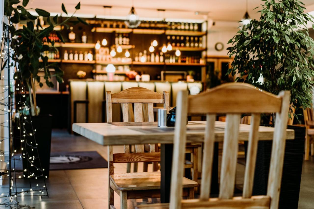 Gosciniec Zacisze I Blisko A2 Dabie-Uniejow I Restauracja Bed & Breakfast Dış mekan fotoğraf
